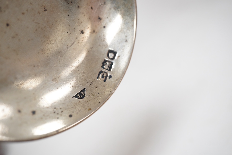 A cased pair of late Victorian silver spoons, the pierced terminals decorated with the busts of a lady and gentleman, James Dudley, London, 1898/1900, 19cm, 5.2oz.